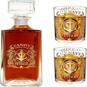 FeIOD 라이선스 디자인 위스키 디캔터 베테랑 헌정 잔 각인된 미 해군 32온스 세트와 2잔 남성용 맞춤 선물
