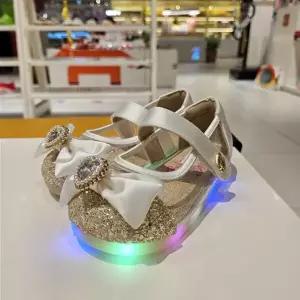 토박스 베이비브레스 (150-190mm) 키즈 크리스탈 더 플랫 LED 구두 신발 BBKCG1TSCF11 BBKCG1TSCF11CLE