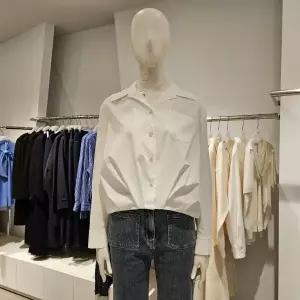 [대구백화점] [미센스]밑단변형크롭블라우스(MB59BLM107Z)