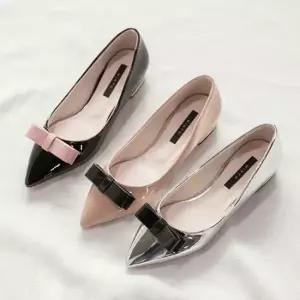 에나멜 클래식 리본매듭 스틸레토 플랫슈즈 여성단화 에나멜플랫슈즈 에나멜플랫 플랫