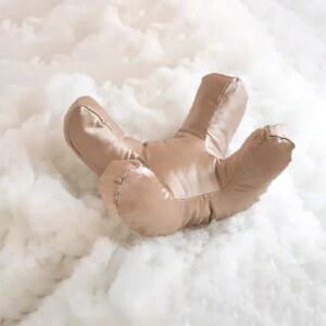 얼굴 베개 흰색 새틴 베갯잇 아름다운 잠 노화 등 수면