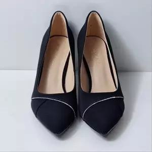 [셀러허브 1]미셸by탠디 TC01 여성 소가죽 7cm 슬림힐 포인티드 펌프스 사선 메탈라인 하객구두  X26007SB