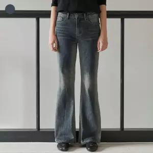 [백화점 정품] 게스 진 여성 브러쉬 포인트 인디고 플레어 붓컷(OP3D5307)