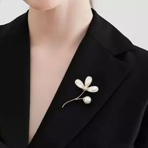 행운의 클로버 큐빅 진주 전통 장식 여성 악세사리 세잎 브로치 [fFKIG4R]