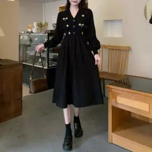 [의류] 플라워 자수 브이넥 플레어 롱 니트 원피스 FLS-1005659