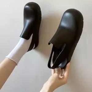 유니크신발쇼핑몰 여성 20대 외출용 간편 플랫 슈즈 단화 방수 슬리퍼