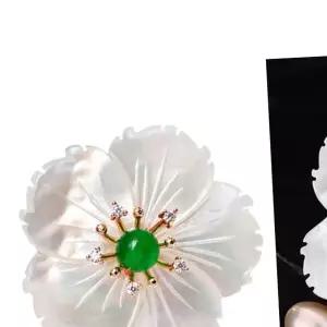 단아한 꽃 목도리브로치 자개 그린마노 어버이날 담수진주 지르코니아 브로치