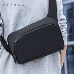 [맨백 프리즘] 앞으로매는가방 남자 여행용 10인치 태블릿 슬링백 MR333D