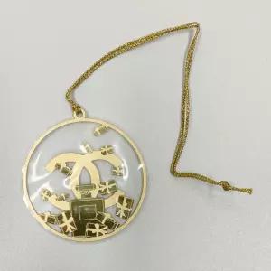 샤넬 크리스마스 트리 골드색사 원형 오너먼트 #백꾸#키링