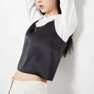 [미쏘] 사틴 나시 블라우스 (MIWBND417C-T)