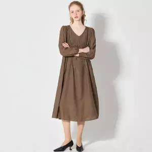 [오조크][오조크(OZOC)] 퍼프 소매 브이넥 롱 원피스 (택가격 113000원)