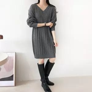 [문에이블]문에이블 여자 여성 봄 가을 간절기 루즈핏 브이넥 데일리룩 출근룩 긴팔 니트 미디 원피스