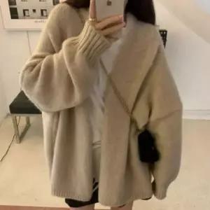 패션스타일 노카라 루즈핏 니트 숄 하프 가디건 노버튼