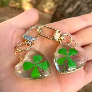 (하트) 네잎클로버 행운 유리 펜던트 키링/가방/키홀더/고리/미니/귀여운/핸드폰/우정템/차키링/크로바