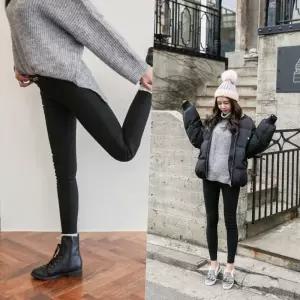 흰버튼 쫀쫀 레깅스 rNe7+3suT