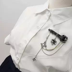 체인 체인브로치 뱃지 오피스 술 사각 브로치 옷핀 뺏지 브로찌 오피스룩