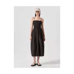 매장정품 에잇세컨즈 8SECONDS 코튼 스모킹 슬리브리스 롱 원피스 브라운 (324671LY1D) 324671LY1D 629640