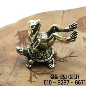 단단한 황동 순간 크리스마스 장식 개구리와 거북이 입상 작은 집 인형 치와와 조각