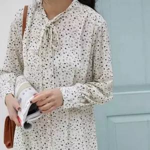 [에이치플러스몰]잔꽃 패턴 데일리 리본 넥 타이 긴팔 볼레로 롱원피스