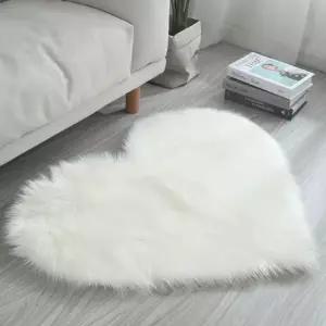 인테리어카페트 화이트 하트 장모 러그 50X65cm 거실 침실 카페트 긴털러그