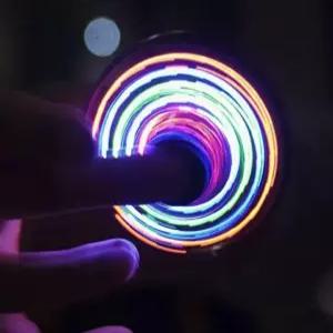 여느상점 플라잉스피너 야광 공중부양 피젯 UFO 리턴