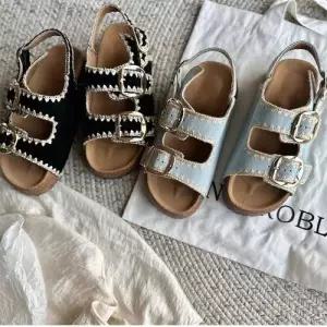 천진반 여친 빈티지 캐주얼 데일리룩 신발 스트랩 샌들 소가죽 버전 키높이 버클장화 웨빙 버클 힐 비치 KU