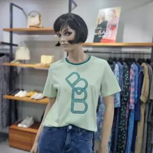 베네통/애플아울렛/B자수 목선 배색 티셔츠/BATS92341