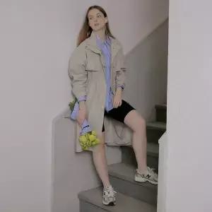 [코데즈컴바인](신세계 사우스시티) 밴드넥 날개 롱야상 점퍼 (CLA-JP554W2)