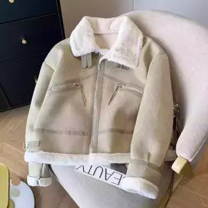 KARRA 퍼누아르무스탕자켓_A5W0703