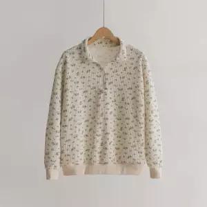 [66-110] 메와 플로럴 반집업 카라 티