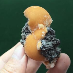 A1-3B 100% 천연 인도 오렌지 제올라이트 미네랄 스톤 및 크리스탈 교육용 표본 마하라슈트라 주 와고리 광