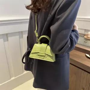 야무치 여성 미니 미니백 스퀘어크로스 악어무늬 겸용 가방 데일리룩 사각 KUK5