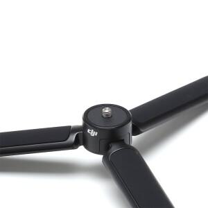 호환 DJI RS 확장 그립/삼각대(금속)는 시리즈 제품의 배터리 그립에 연결됩니다.