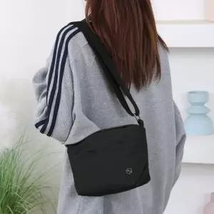 (색상 블랙)여성 여행 크로스 백 핸드 폰 지갑 가방 블랙 여행용 크로스백 가벼운 데일리 20대