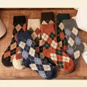 두꺼운 기모 크리스마스 학생 스판양말 아가일체크 선물 성인 도톰한 융털양말 골지 개별 중목양말 여자 중