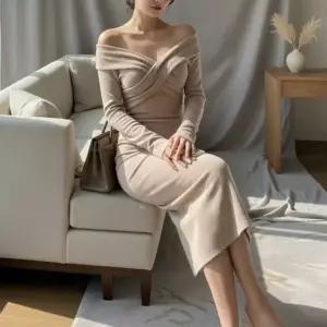 [다잇템] 여성 볼드숄더 트위스트 포인트 스웨터 롱 원피스