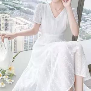 러블리 소매 펀칭 여자 플레어 화이트 롱원피스 펀칭원피스