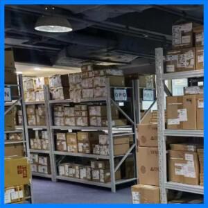 2PCS 새로운 OBCMA-005 8909005596 QFP