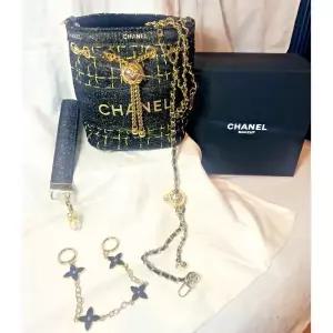 샤넬 뷰티 카드 홀더 VIP 구매 증정품 가방 노벨티 박스 포함 새 제품