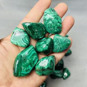 천연 마라카이트 원석 광물 표본 롤링 스톤 가정/실내 장식 마법사 제단 기도용