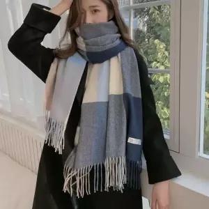 체크 머플러 여자 캐릭터 보온 목도리 긴장갑