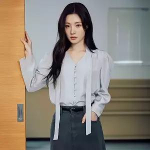 [온앤온](센텀시티점)[정채연 착용] 퍼프 슬리브 타이 블라우스 NEW5XB285