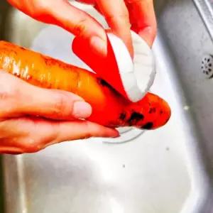 안전한 일본 제품 야채 껍질 제거 수세미 감자 필러