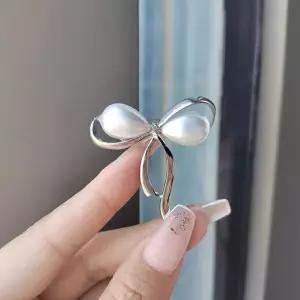 코트 다이아몬드 리본 옷핀 예쁜 브로치 매너 클립핀