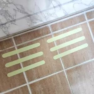 미끄럼방지 스티커 논슬립 추천제품 6개 야광띠 신상 1세트