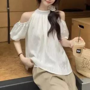 [옷은날개] 세로스트라이프패턴 홀터넥 숄더트임 디테일 블라우스