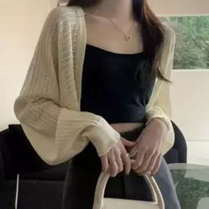 [옷은날개] 여성용 펀칭 시스루 가벼운 간절기 카디건 외투