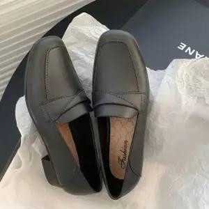 가볍고 편안한 착화감 여성단화 플랫구두 오피스 로퍼 여름여행신발 로퍼여자