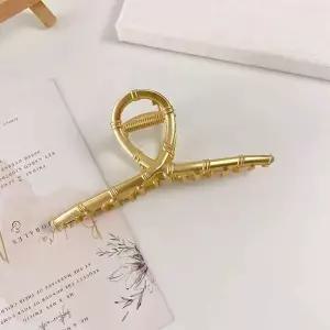 [에이치플러스몰]유광 메탈 집게핀 센치 올림머리 반묶음 헤어핀