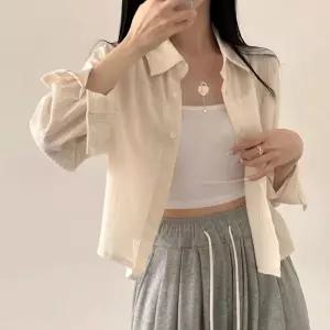 여자 파스텔 컬러 여름 소재 세미크롭 기장 블라우스 망사 플라워 반팔